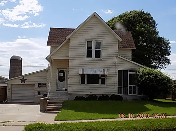 546 Ferry Rd, Miles, IA 52064