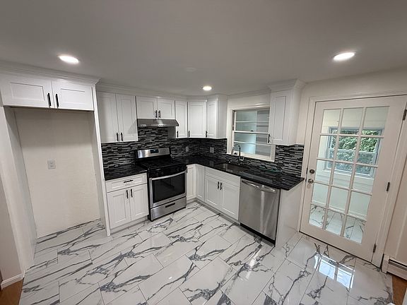 5th image of 79 Boston St #R