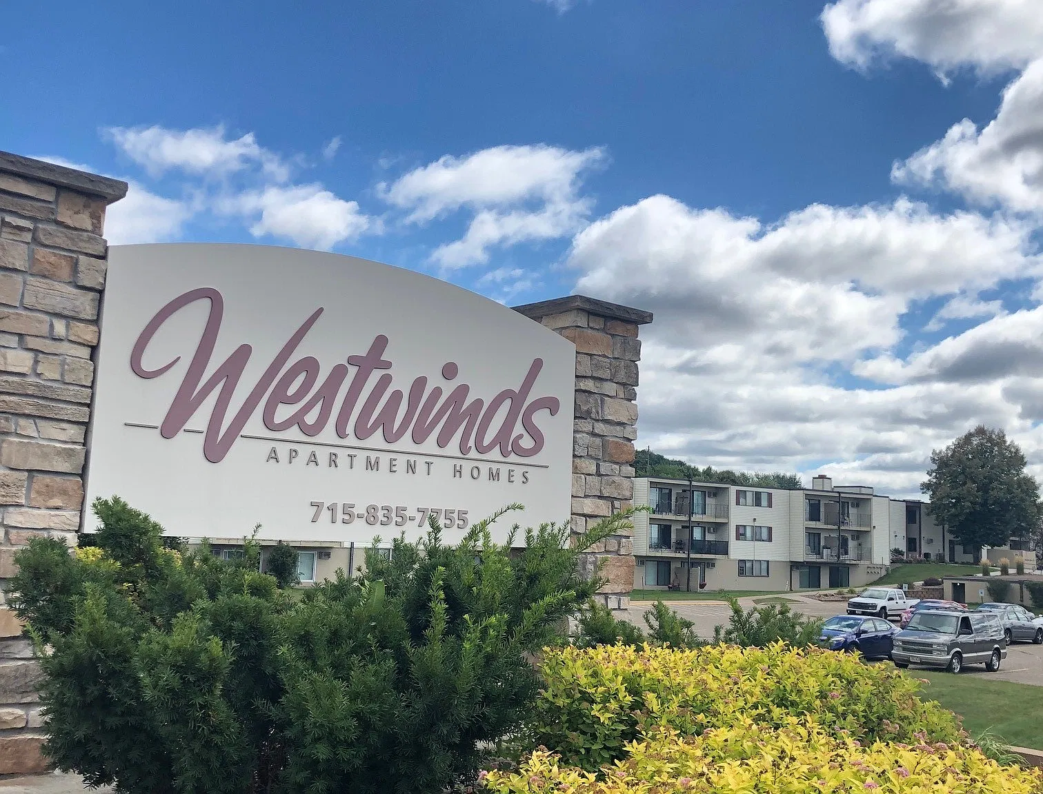 2215 - Westwinds Apartments — Photo 1