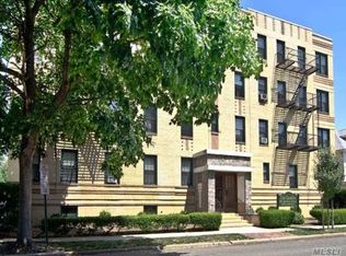 250 Harrison Ave APT 2E, Mineola, NY 11501
