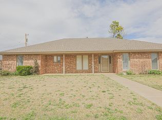 501 W 11th St, Idalou, TX 79329