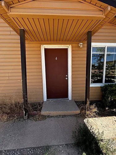 2190 S Walker Ave #4 Photo 1