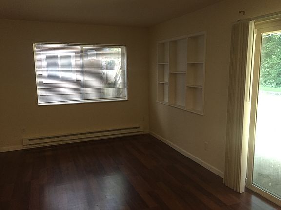 3rd image of 5624 168th St SW APT 3