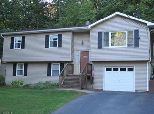 11 Fox Hollow Ct, Vernon, NJ 07462