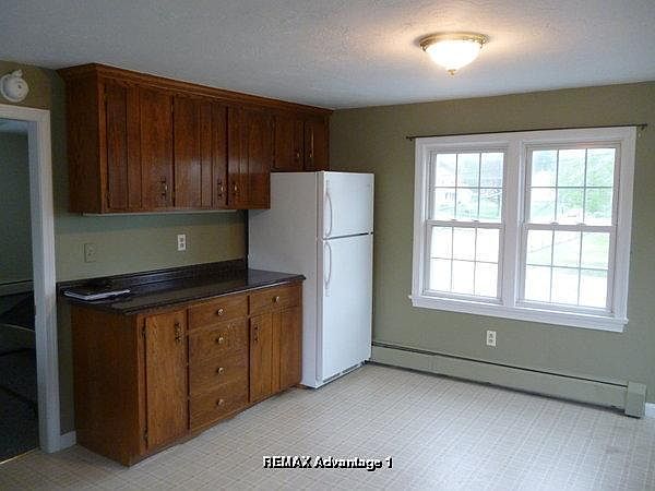 2nd image of 679 Pleasant St #F