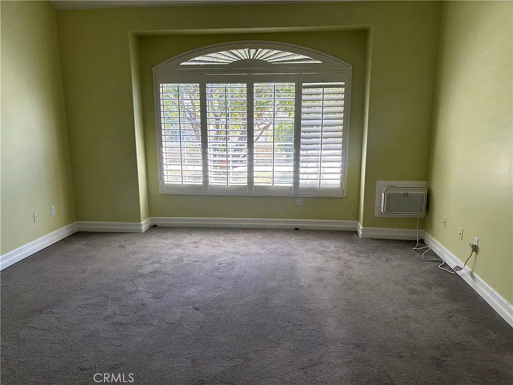 1 bed, 950 sqft, $1,595 — Photo 2