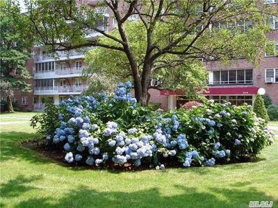 16241 Powells Cove Blvd APT 2F, Flushing, NY, 11357