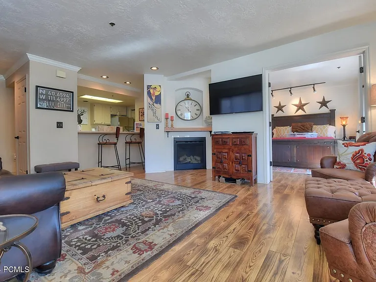 1402 Empire Ave #2A — Photo 4