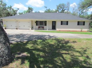 24 Live Oak Ln, Victoria, TX 77905