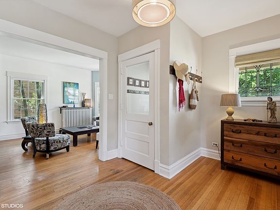 3rd image of 621 Asbury Ave