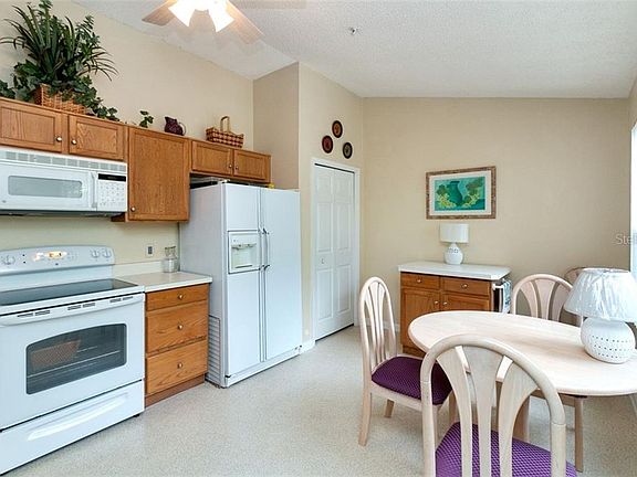 3rd image of 6029 Lake Pointe Dr APT 212