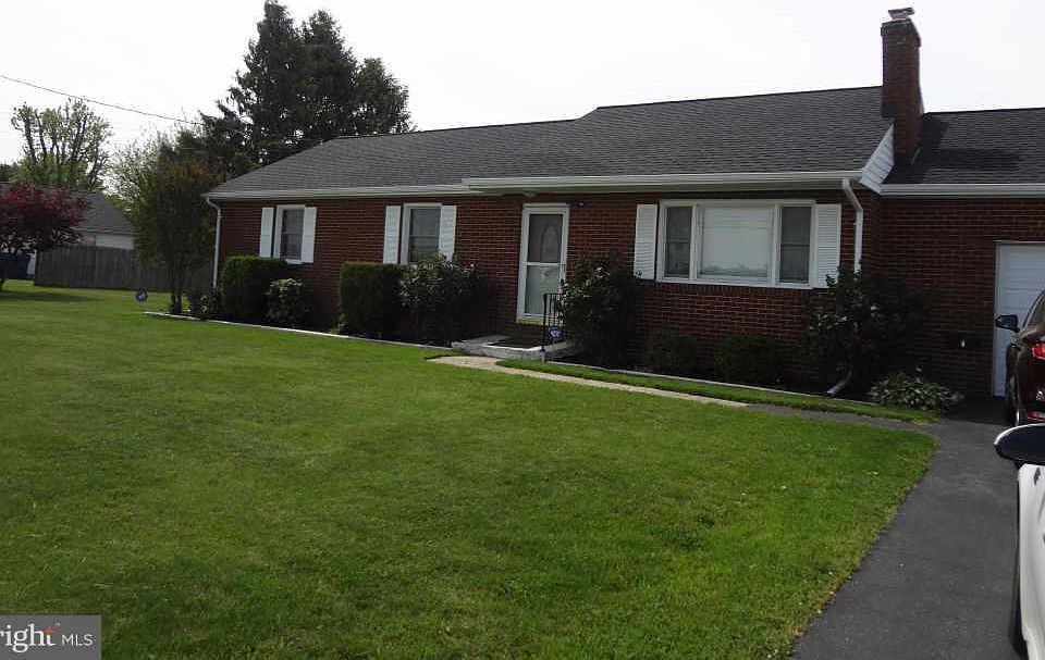2nd image of 318 Port Penn Rd