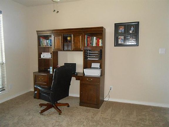 3rd image of 11009 Castle Oak Ln
