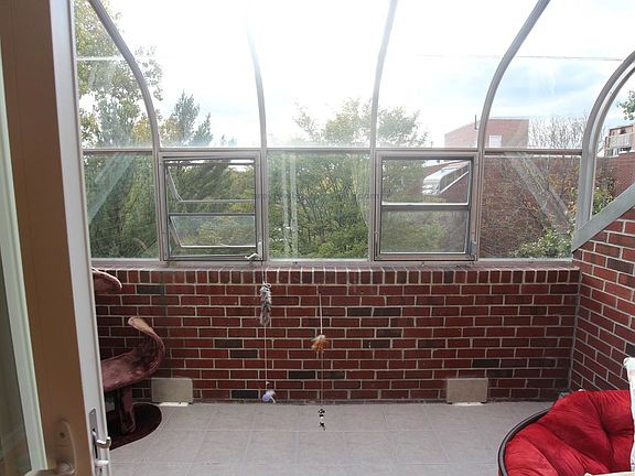 5th image of 50 Broadlawn Park #Ca506