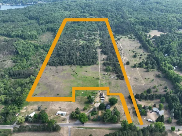 15881 Eighteen Mile Rd, Leroy, MI 49655