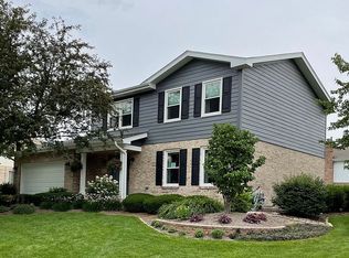 21227 Hunter Woods Dr, Frankfort, IL 60423