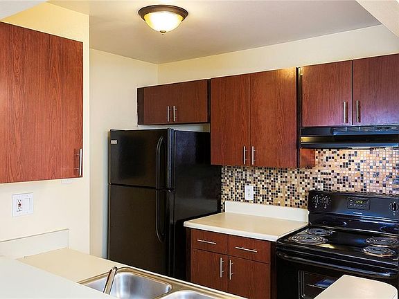 2nd image of 3832 Bowline Cir Unit 202