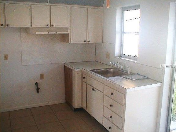 4th image of 5120 Iris Dr N #0
