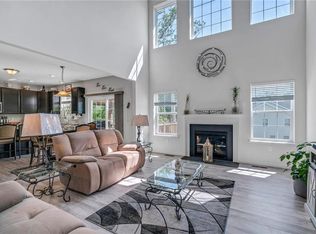 2105 Devon Ln, Pennsburg, PA 18073