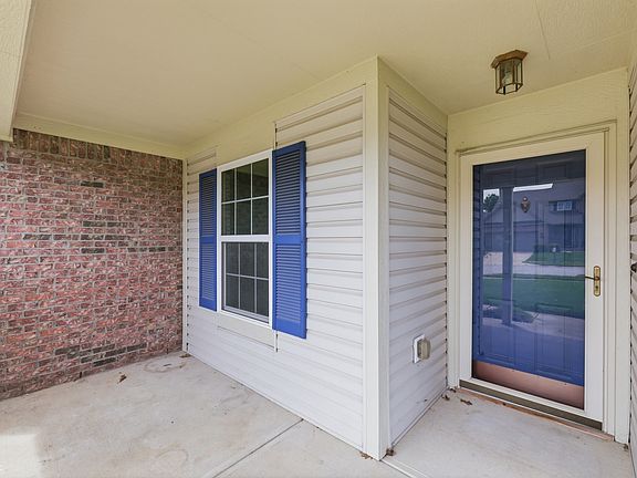 5th image of 1672 Sagemeadow Dr