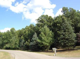 2795 White Pine Dr, Oxford, MI 48370