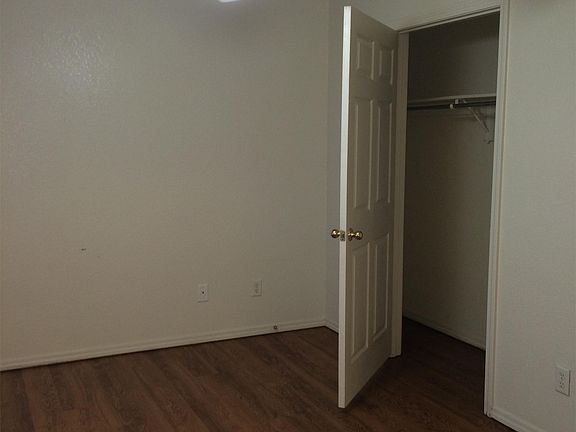 3rd image of 1131 N Oakland Ave APT 3