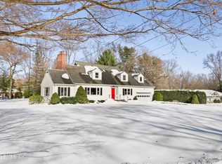 107 Stonehedge Dr N, Greenwich, CT 06831