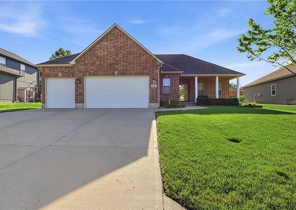 1st image of 2126 NE Sparta Dr