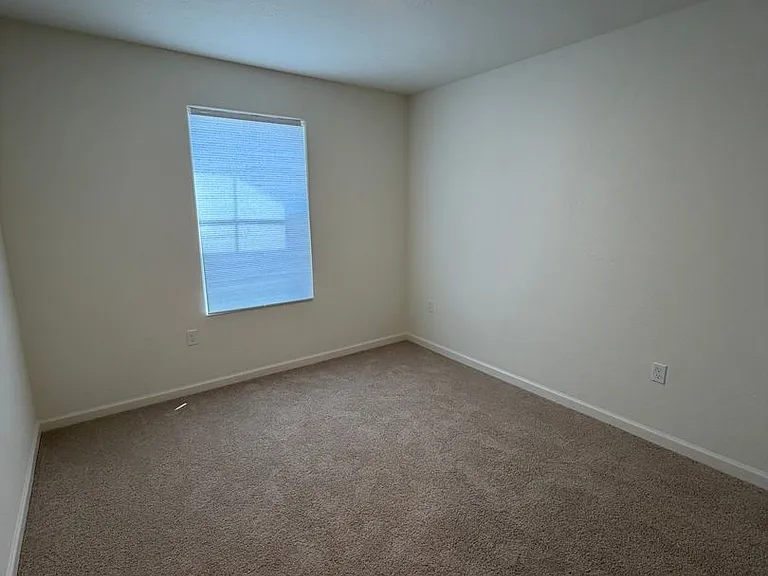 1902 W Meadow Dr — Photo 17