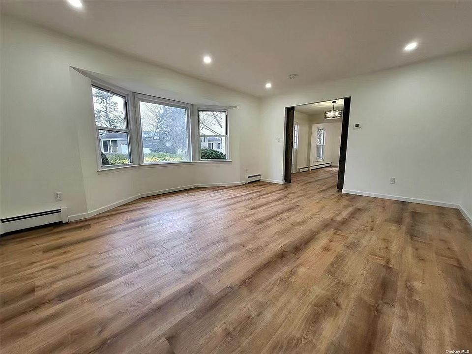 2nd image of 3 Wellington Dr