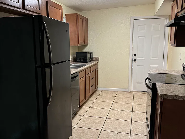 9410 Gilchrist Ct — Photo 14