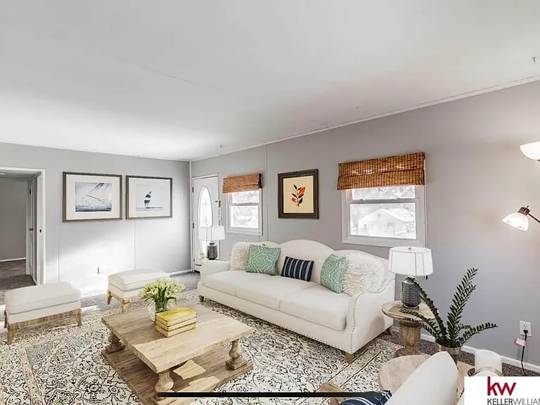 6916 Hamilton St — Photo 2