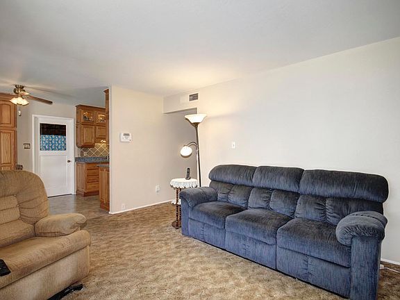 5th image of 1621 Laurel Ln