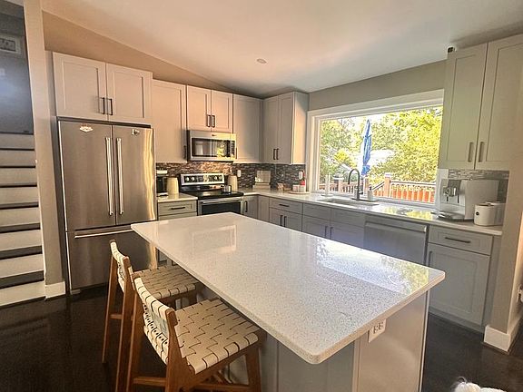 4th image of 13304 Hathaway Dr