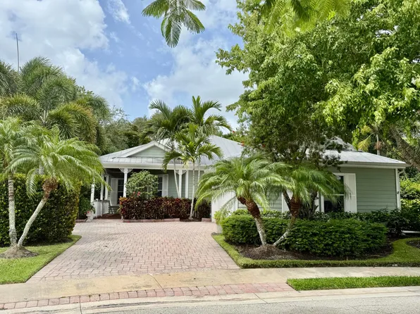 404 NE Ginger Lily Place, Port St Lucie, FL 34983