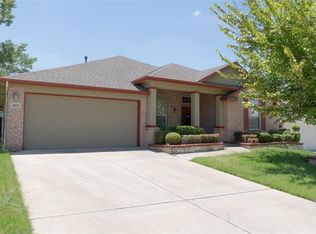 859 Ridgecrest Rd, Grand Prairie, TX 75052