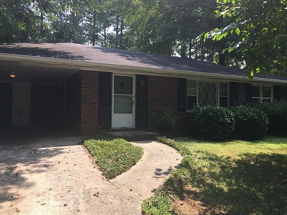 2nd image of 541 Oriole Dr SE