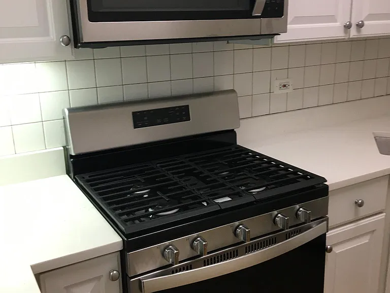 1164 W Grand Ave #4R — Photo 9