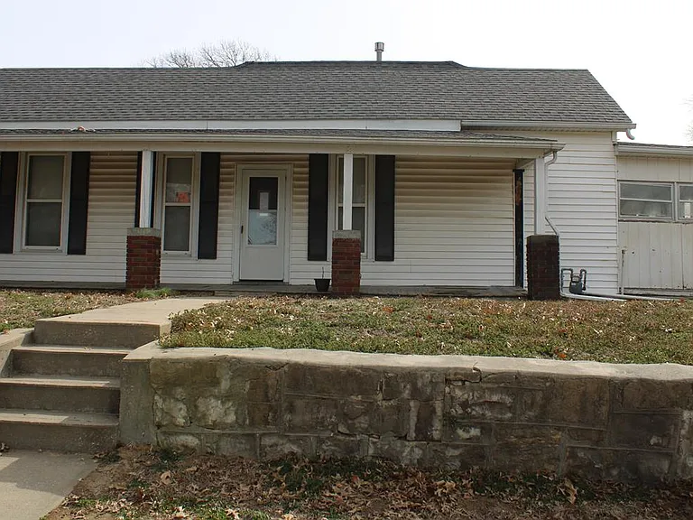 1231 Kickapoo St — Photo 2