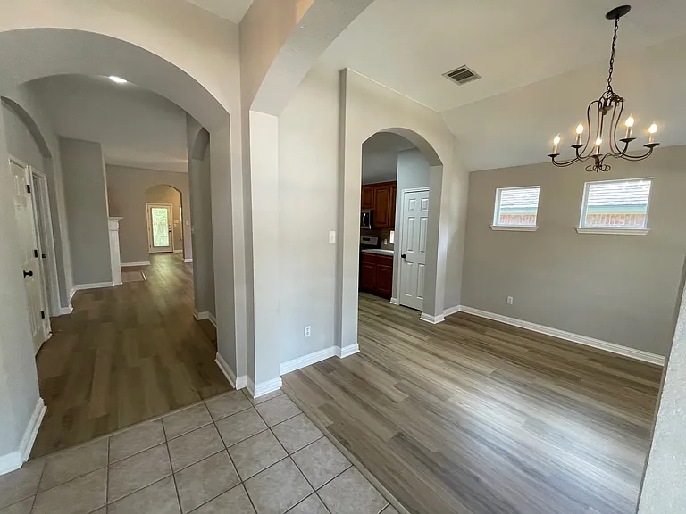 10025 Mount Rainier Dr — Photo 4