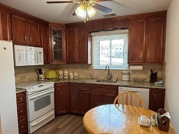 220 W Memphis St S, Broken Arrow, OK 74012