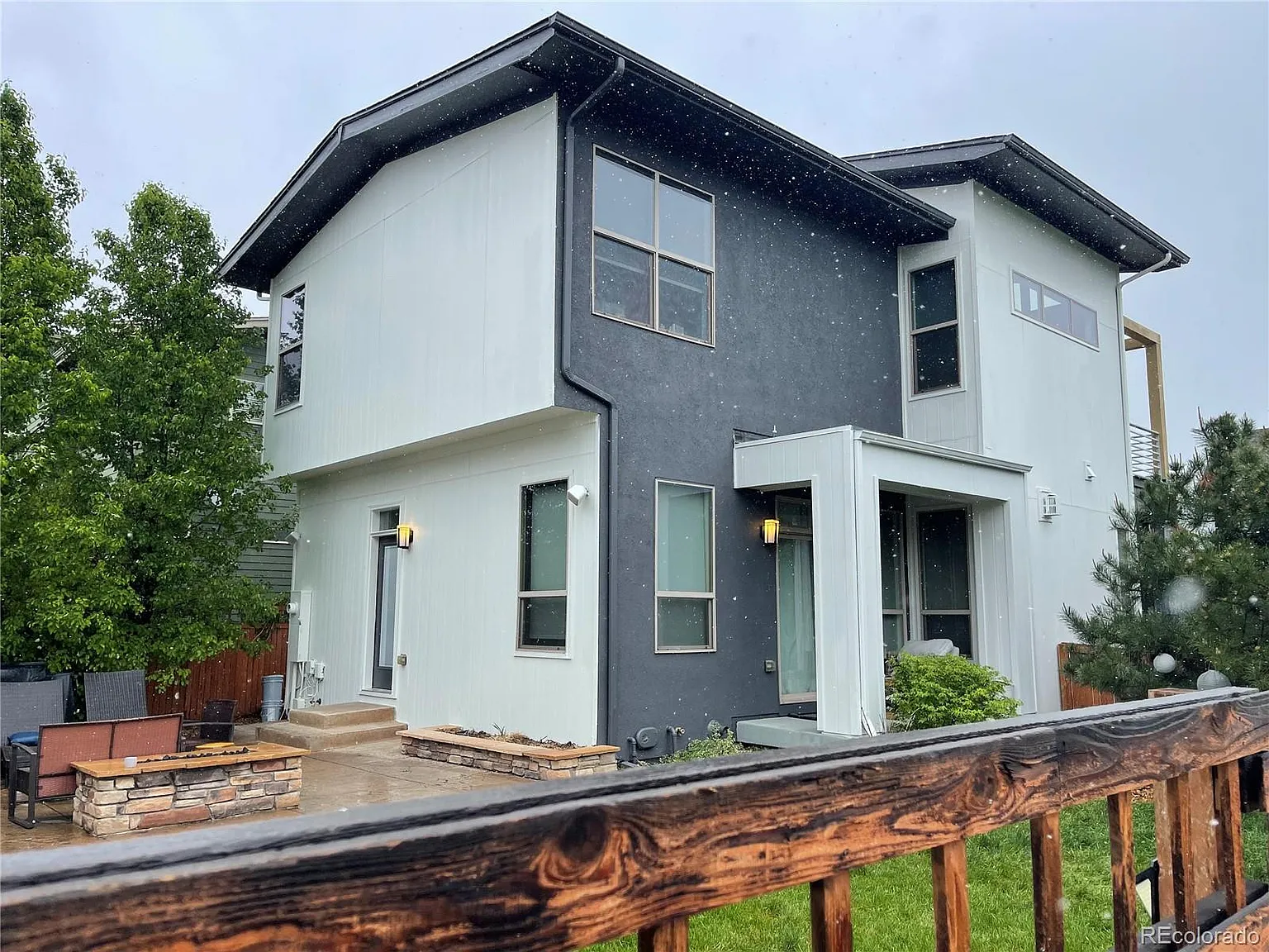 4 bed, 3.5 bath, 2651 sqft, $4,250 — Photo 2