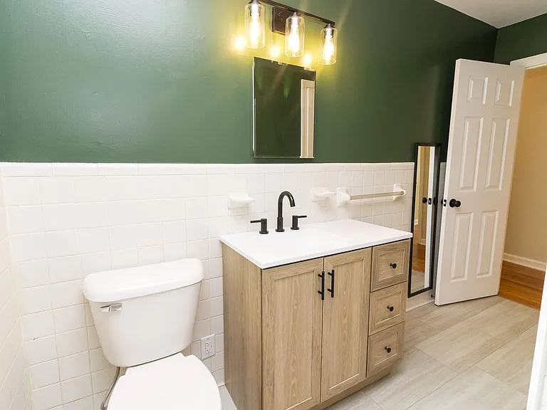 116 Centro St — Photo 15