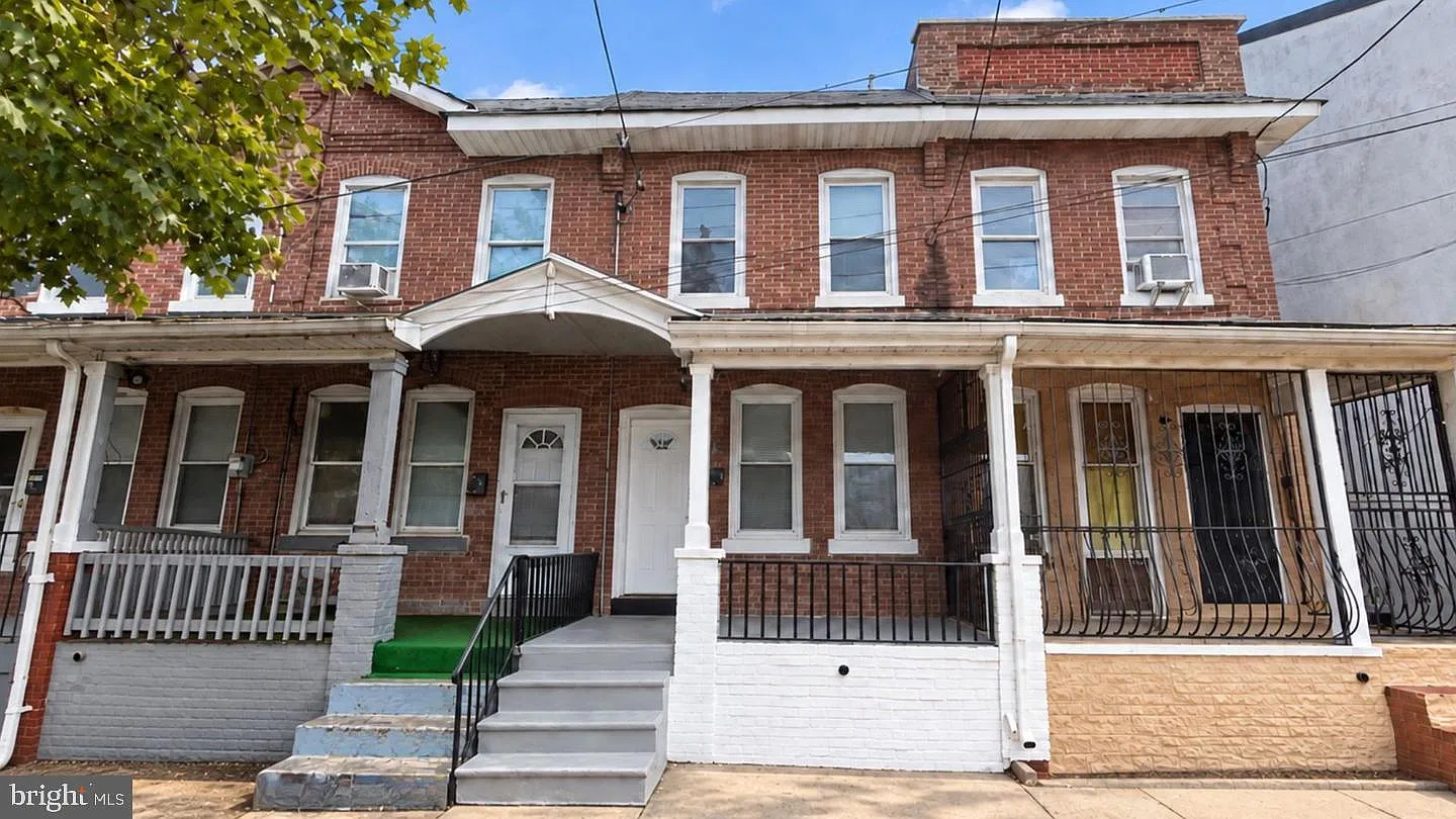 2 bed, 1.0 bath, 730 sqft, $1,950 — Photo 1