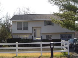 206 Valley Rd, Schenectady, NY 12309