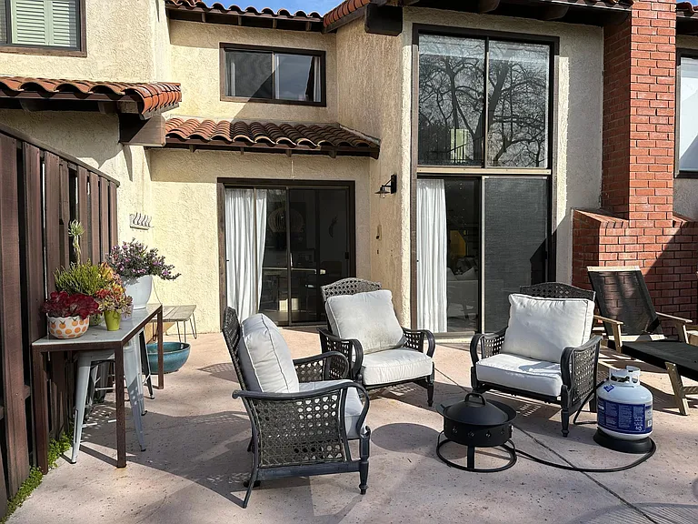 4587 Foxenwood Ln — Photo 15