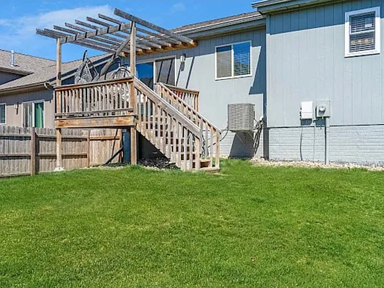 7752 N 88th Ave — Photo 12
