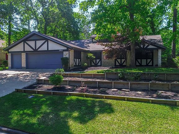 2nd image of 1941 Foxbriar Dr