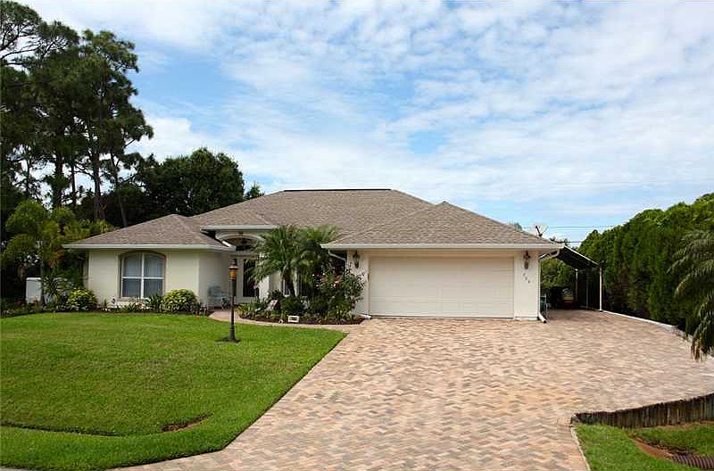 1st image of 785 Rolling Hill Dr