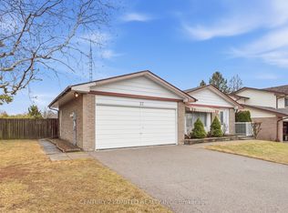 27 Payne Cres, Pt Hope, ON L1A 3Y3